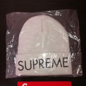 SUPREME CAPITAL BEANIE